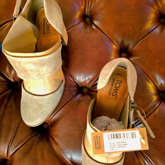 Toms Milan Suede Closed Toe Heel in Suede Beige - Picture 9 of 10